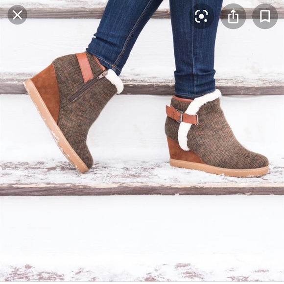 Muk Luk Annemarie Fur Lined Boots Size 7